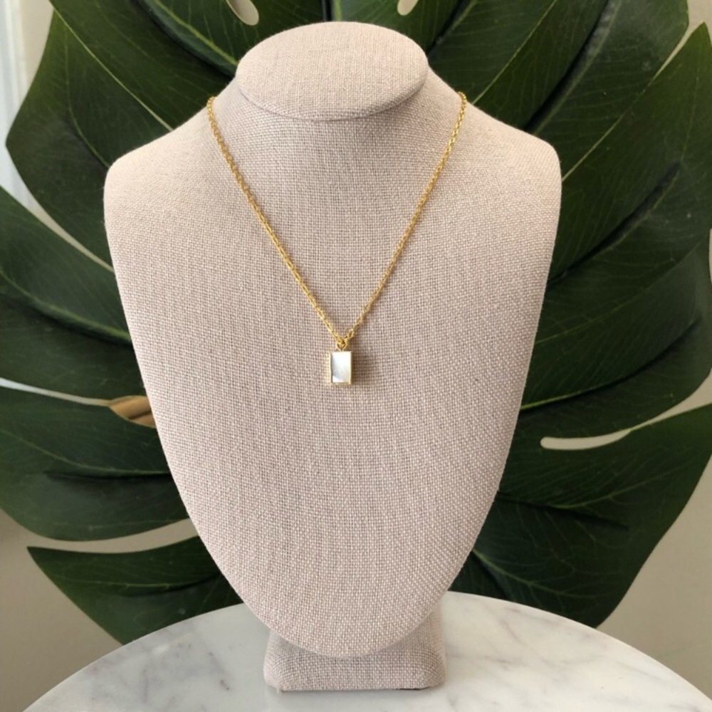 18K Gold Plated Dainty Mother Of Pearl Minimalist Necklace